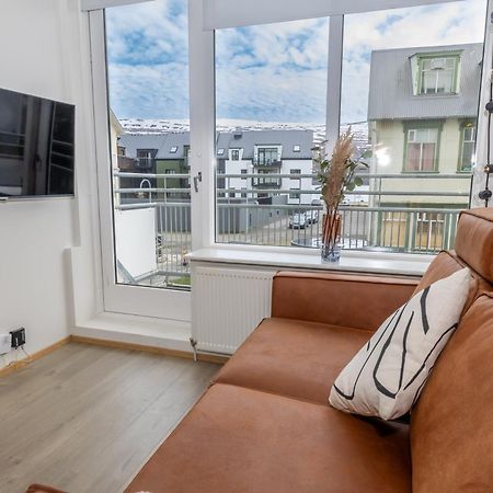 Charming Deluxe Apartment Akureyri Pokoj fotografie